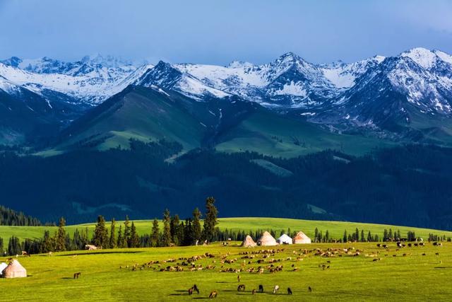 新疆,多元文化瑰宝与自然奇观交融之地